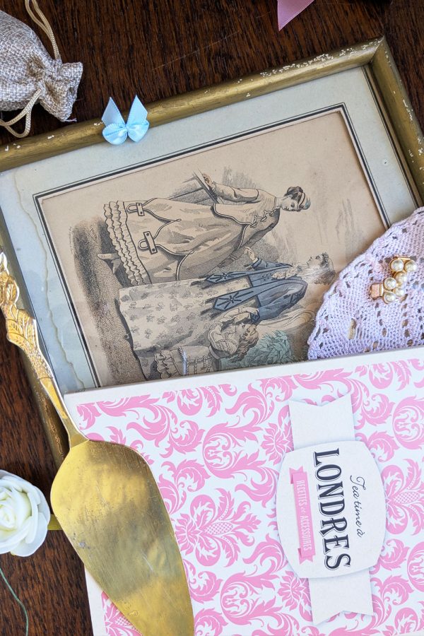 Coffret unique papeterie et trésors vintage recettes Londres – Image 3