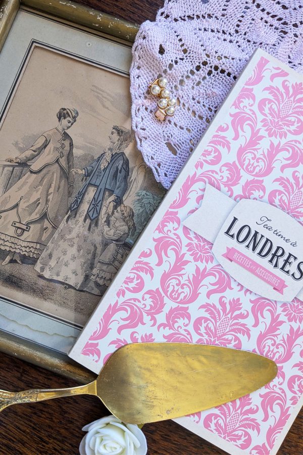 Coffret unique papeterie et trésors vintage recettes Londres – Image 2
